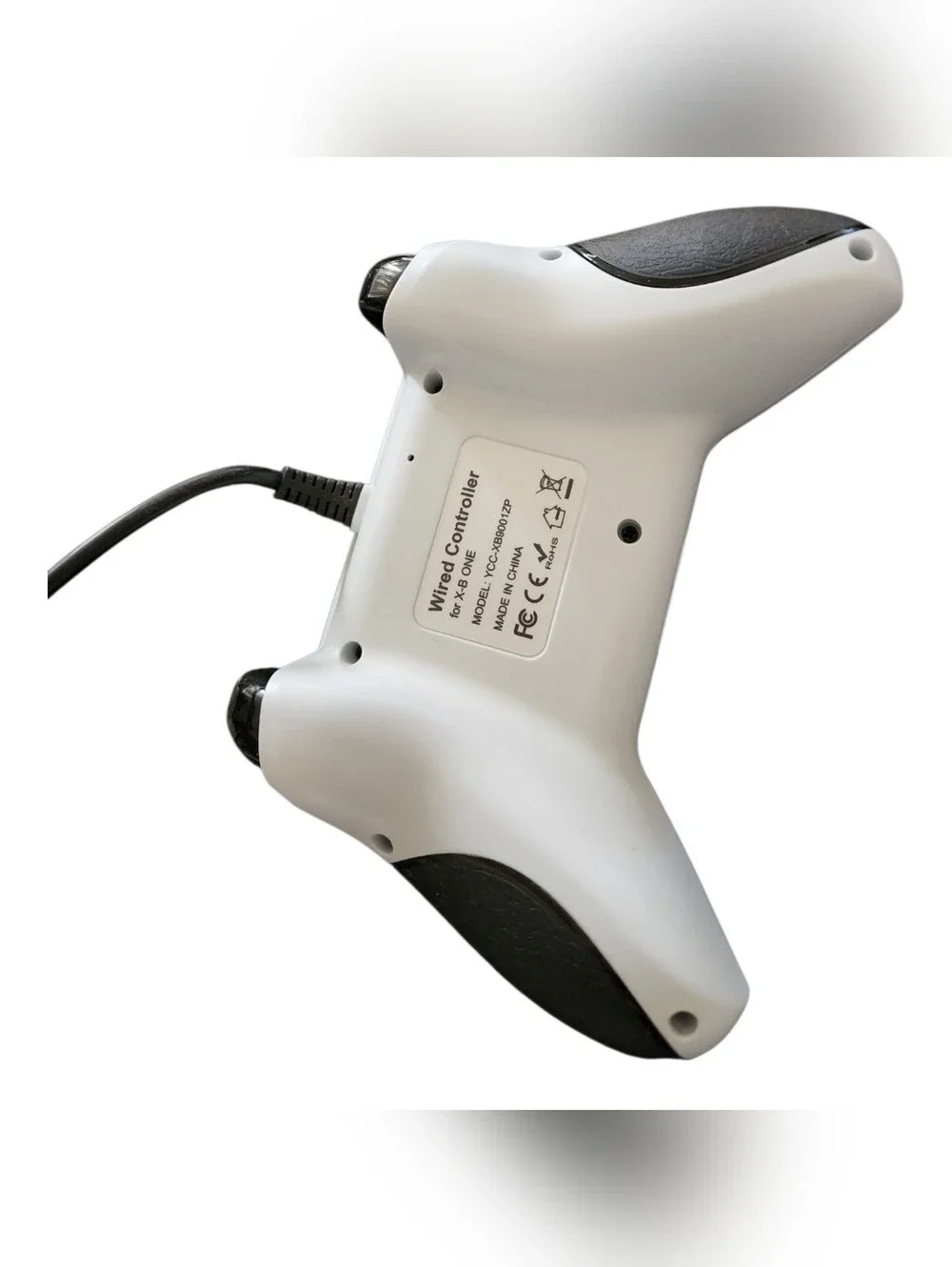 White YCCTEAM YCC-XB9001ZP Wired Controller for Xbox One and PC